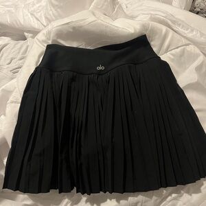ALO Yoga Women's Black Pleated Skirt